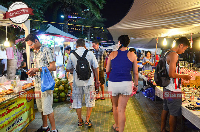 ขายของที่ตลาด
