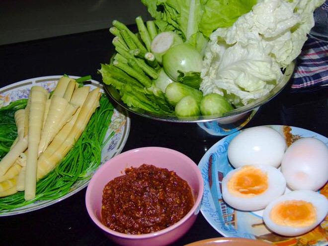 น้ำพริกตาแดง