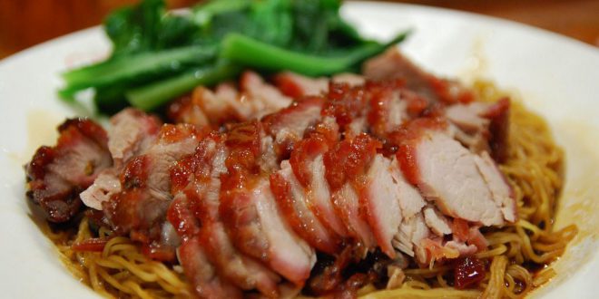 บะหมี่เกี๊ยวหมูแดง